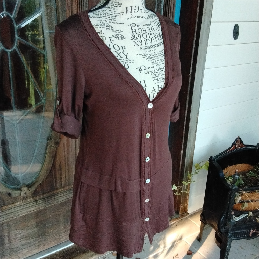 Women's 6 button front jersey top with rolled short sleeves size Small by Whispe